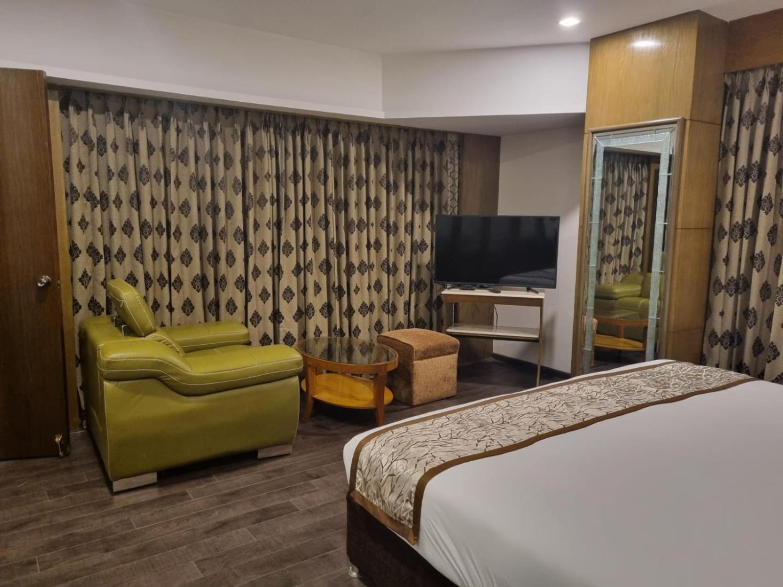 Hotel Benzz Park צ'נאי מראה חיצוני תמונה
