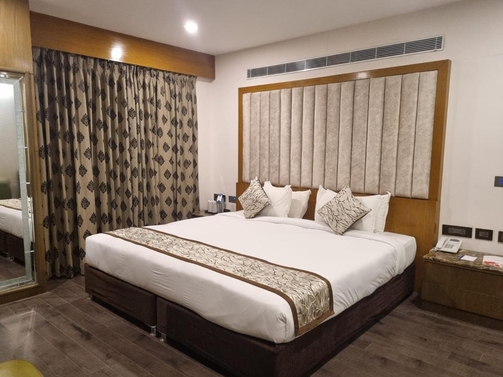 Hotel Benzz Park צ'נאי מראה חיצוני תמונה